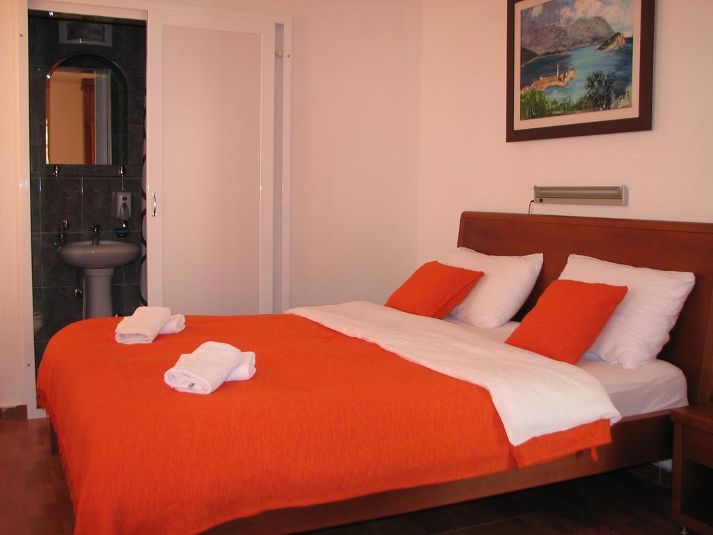 R-Club Old Town Apartments Budva Ruang foto