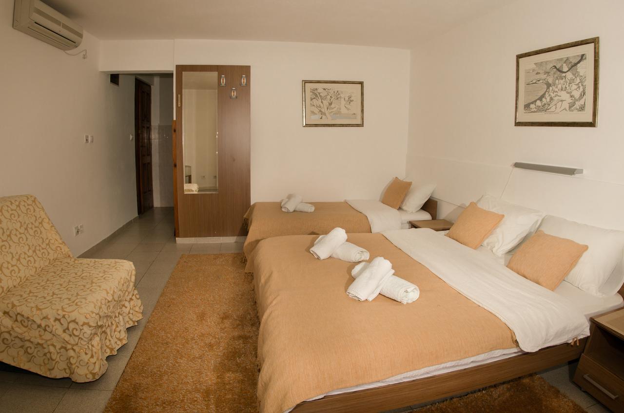 R-Club Old Town Apartments Budva Bagian luar foto